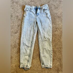 Light Washed Baggy Mom Jeans
